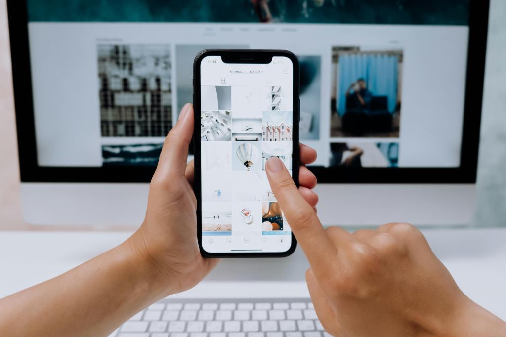 trending-mobile-phone